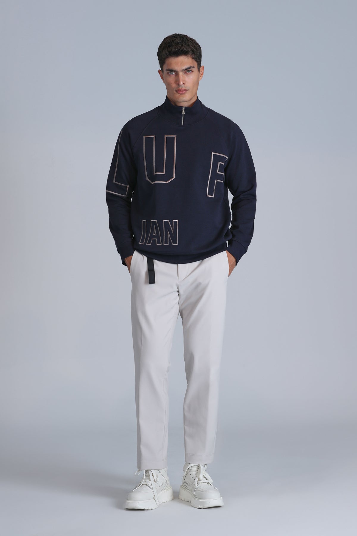SWEAT SHIRT