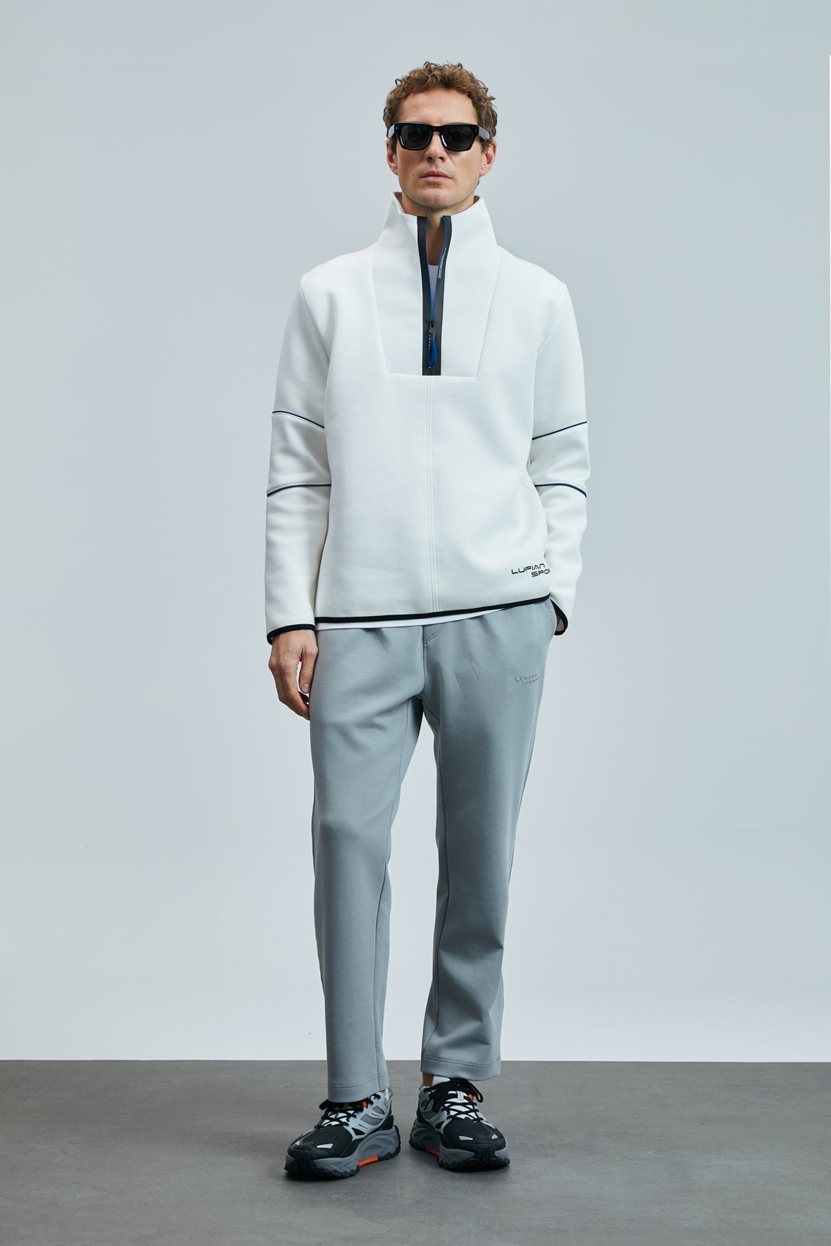 SWEATPANTS