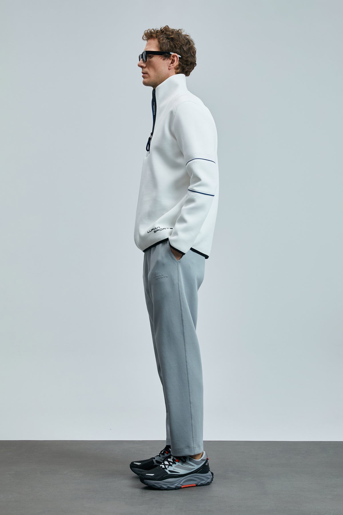 SWEATPANTS