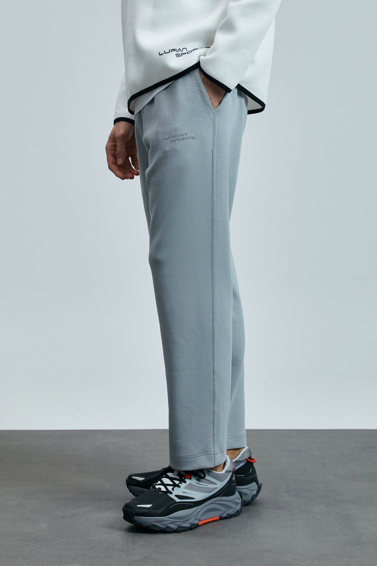 SWEATPANTS
