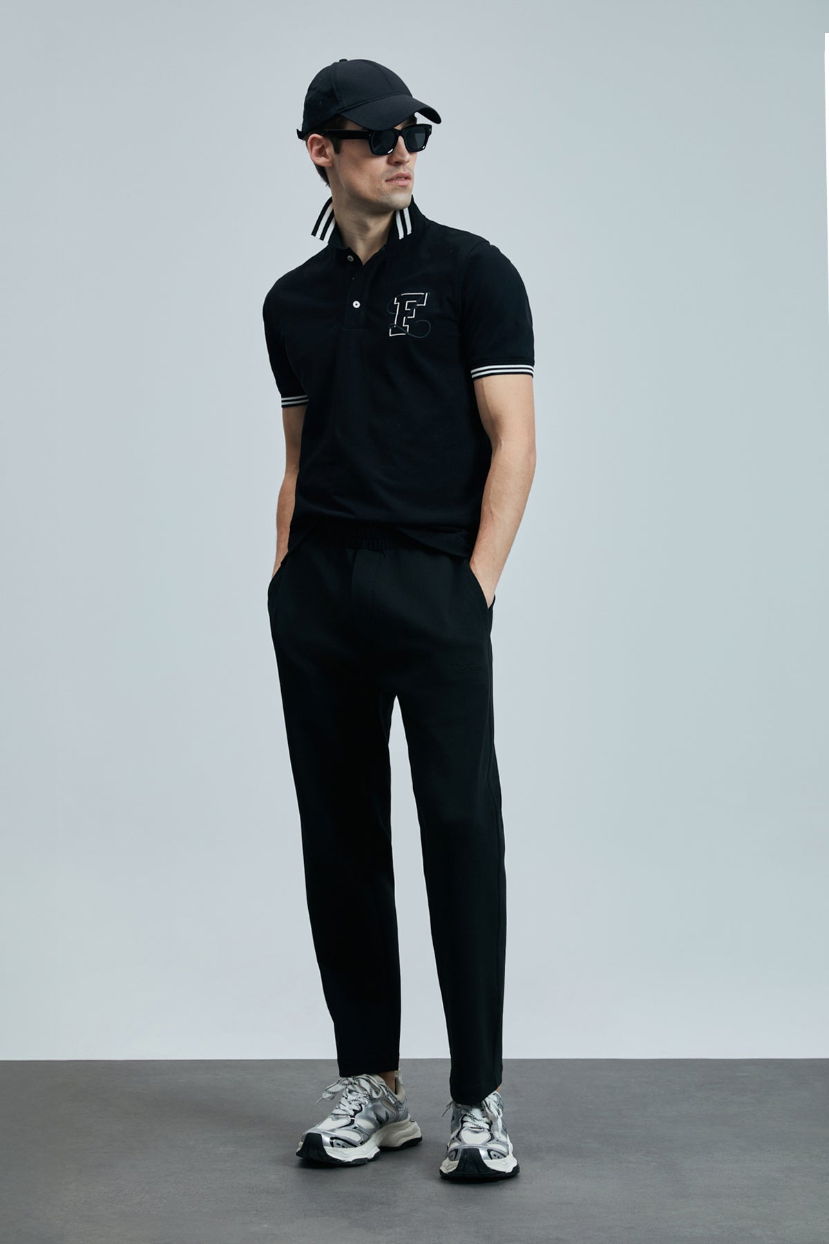 SWEATPANTS