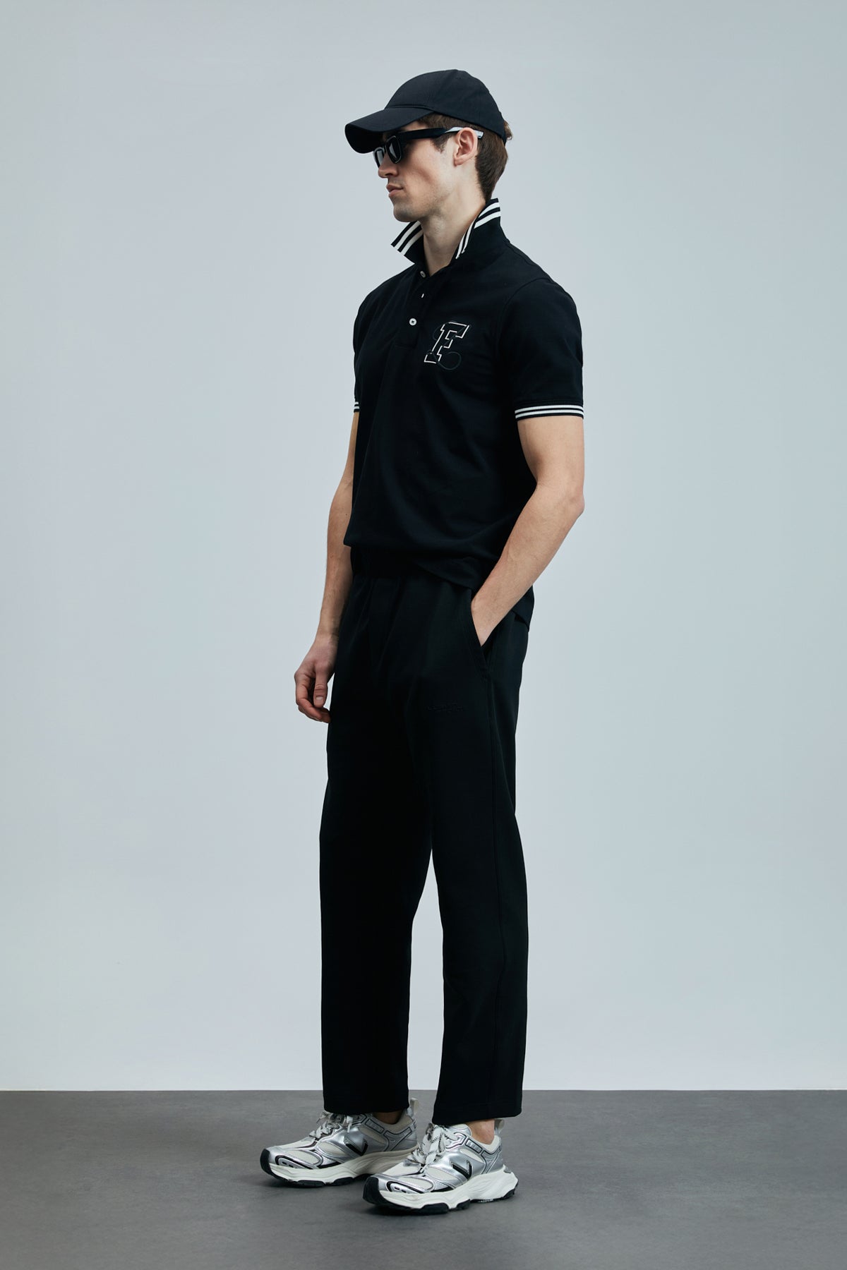SWEATPANTS